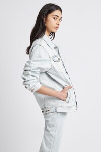 S13-21AW2018_Dylan_Denim_Bleach_Jacket_Bleached_Indigo-21281-Aje-1872.jpeg