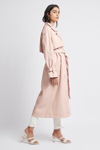 S17-21AW2008_Ryka_Trench_Coat_Blush-21281-Aje-1365.jpeg