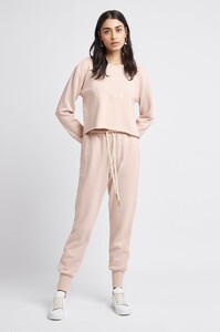 S23-21AW1053_Easton_Cropped_Jumper_Blush-21281-Aje-1471.jpeg
