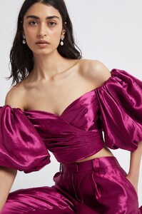 S33-21AW1141_Gracious_Off_Shoulder_Top_Fuchsia-21281-Aje-0357.jpeg