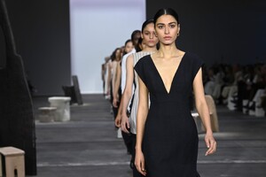 St-Agni-fall-2021-fashion-show-the-impression-002-scaled.thumb.jpeg.7517fbb2f151a5d3b9844b8abc97981a.jpeg