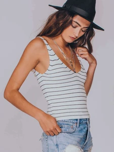 Stripe_Knit_Top_MINKPINK2.thumb.webp.ead1a99f78e5a31c049ebf2da0d5ad52.webp