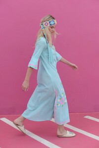 Talulahwalkingpinkwall.jpg