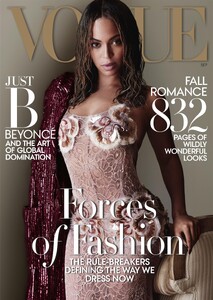 Testino_US_Vogue_September_2015_Cover.thumb.jpg.dab039f067f110534c7a355012b093dc.jpg