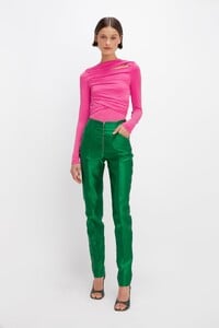 VictoriaBeckham_ZipDetailLeggingInEmeraldGreen_Green_1123WTR004424A_2700_4050_247_WHITE_LR_Front2_Model1_JPG_2048x.jpeg