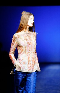 Vivienne-Tam-FW-98-14.thumb.jpg.425ede977f0bfb44c84fb2495ae5a01f.jpg