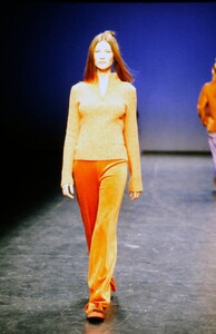 Vivienne-Tam-FW-98-2.thumb.jpg.3999771a24e368a5533b9889364d55b9.jpg