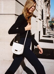 Vogue_Paris-March_2016-Lexi_Boling-by-Angelo_Pennetta-04.thumb.jpg.344843d0eaae4e8ca9db59b8a880355f.jpg