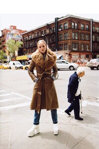 Vogue_UK-August_2016-Jean_Campbell-Lily_Stewart-by-Angelo_Pennetta-04.thumb.jpg.696a59f47cbc9e5da58ee8cad04828e2.jpg