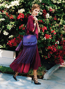 Vogue_USA_2014_03.thumb.jpg.dc20650194fcd2577359ec875ac62884.jpg