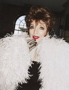 W_Magazine_-_November_2018-86.thumb.jpg.72b0585c8be520b71aa4f1a1911a00e9.jpg