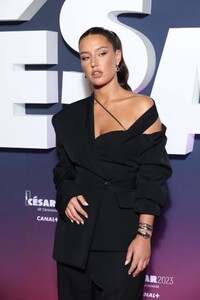 adele-exarchopoulos-at-48th-cesar-film-awards-in-paris-02-24-2023-9.jpg