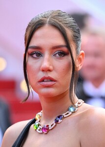 adele-exarchopoulos-at-the-innocent-premiere-at-75th-annual-cannes-film-festival-05-24-2022-1.jpg