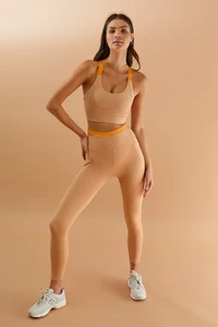 all-core-legging-almond-918983.webp