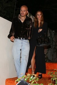 ashlee-simpson-and-evan-ross-arrives-at-vas-morgan-s-halloween-party-in-west-hollywood-10-29-2022-5.jpg