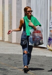 ashlee-simpson-and-evan-ross-leaves-wasteland-clothing-store-in-los-angeles-09-24-2022-2.thumb.jpg.a7372ee6fac2cf172ee79e1559f3c19e.jpg