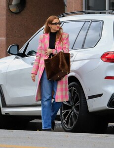 ashlee-simpson-out-and-about-in-los-angeles-02-22-2023-0.jpg