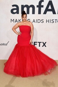 ashley-graham-at-amfar-gala-in-cannes-05-26-2022-2.jpg