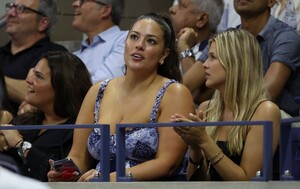 ashley-graham-at-us-open-2022-in-new-york-08-29-2022-0.jpg