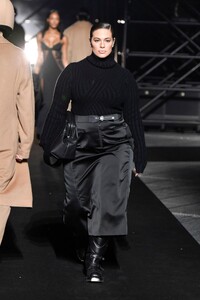 ashley-graham-walks-runway-at-boss-ready-to-wear-spring-summer-2023-show-at-milan-fashion-week-09-22-2022-3.jpg