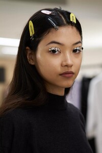 backstage-defile-coperni-automne-hiver-2021-2022-paris-coulisses-8.thumb.jpg.90175946607b91b8d3bcc7fd456bede2.jpg