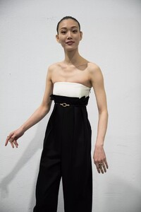 backstage-defile-ports-1961-automne-hiver-2021-2022-milan-coulisses-165.thumb.jpg.bb5dbe3fb4b1e873ef2837382b2ee665.jpg