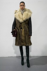 backstage-defile-ports-1961-automne-hiver-2021-2022-milan-coulisses-176.thumb.jpg.002830e9002f83bcc74713ff0d0bf17e.jpg