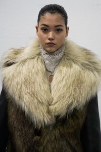 backstage-defile-ports-1961-automne-hiver-2021-2022-milan-coulisses-189.thumb.jpg.c905e9448ae7a2a4767c6c5a4d7811e0.jpg
