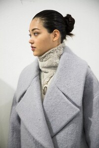 backstage-defile-ports-1961-automne-hiver-2021-2022-milan-coulisses-31.thumb.jpg.4b7123f50ad269de4d296154eddc4f8f.jpg