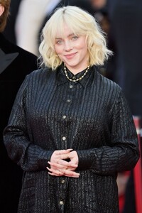 billie-eilish-no-time-to-die-world-premiere-in-london-15.jpg