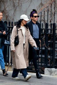camila-mendes-out-with-her-boyfriend-and-friends-in-new-york-02-12-2023-2.jpg