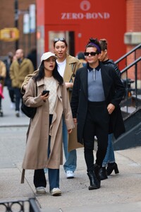 camila-mendes-out-with-her-boyfriend-and-friends-in-new-york-02-12-2023-3.jpg