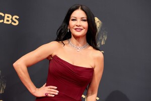 catherine-zeta-jones-at-73rd-primetime-emmy-awards-in-los-angeles-09-19-2021-4.jpg