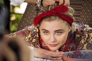 chloe_moretz_bruce_webber_for_teen_vogue_photoshoot_13.jpg