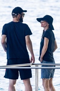 courteney-cox-and-johnny-mcdaid-on-vacation-in-nerano-08-21-2022-6.jpg