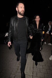 courteney-cox-leaves-brit-awards-2022-in-london-02-08-2022-4.jpg