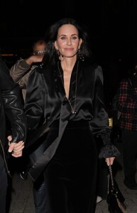 courteney-cox-leaves-brit-awards-2022-in-london-02-08-2022-5.jpg