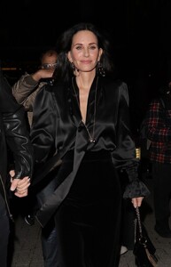 courteney-cox-leaves-brit-awards-2022-in-london-02-08-2022-5.jpg