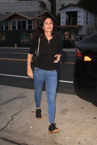 courteney-cox-out-for-dinner-at-giorgio-baldi-in-santa-monica-06-07-2022-5.thumb.jpg.a8ecf2f18d7771f233576b5b4ad38b93.jpg