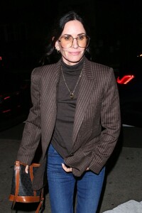 courteney-cox-out-for-dinner-at-giorgio-baldi-in-santa-monica-10-13-2022-6.jpg