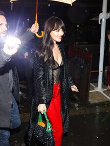 dakota-johnson-arrives-at-gucci-afterparty-in-milan-02-24-2023-1.jpg