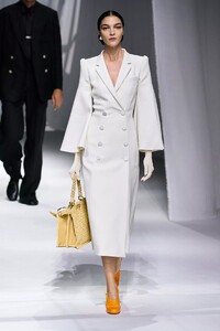 defile-fendi-printemps-ete-2021-milan-look-39.thumb.jpg.613e2683dd2ea7eaa9d8f2b422b681fa.jpg