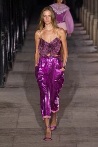 defile-isabel-marant-printemps-ete-2021-paris-look-10.thumb.jpg.686235b1dbdf0782aa5635c6e5bbb4ca.jpg