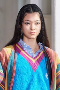 detail-defile-etro-automne-hiver-2021-2022-milan-detail-97.thumb.jpg.00823dea05e46d8b48e86dcae6ab784c.jpg