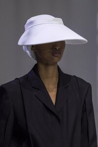 detail-defile-fendi-printemps-ete-2021-milan-detail-219.thumb.jpg.55378ae6ac140ae9c6706ecf5d4442b1.jpg