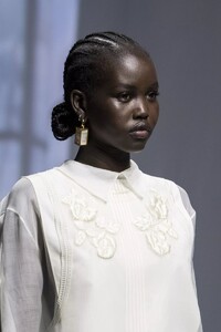 detail-defile-fendi-printemps-ete-2021-milan-detail-259.thumb.jpg.a2f0bf8fe12d4d15cb063115e2cee788.jpg
