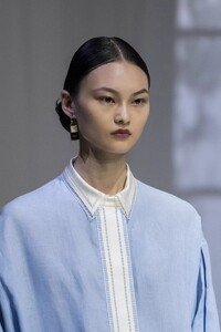 detail-defile-fendi-printemps-ete-2021-milan-detail-50.thumb.jpg.3d7628003ded99890071ca8f9968a8b7.jpg