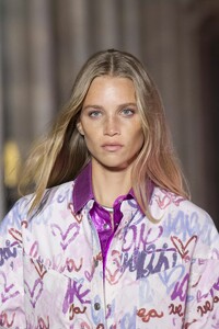 detail-defile-isabel-marant-printemps-ete-2021-paris-detail-11.thumb.jpg.ddf79b82a134c18ebb963bd758081d24.jpg