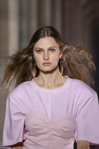 detail-defile-isabel-marant-printemps-ete-2021-paris-detail-4.thumb.jpg.9dd63ac4e190a5ede3a43559763b1a45.jpg