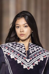 detail-defile-isabel-marant-printemps-ete-2021-paris-detail-98.thumb.jpg.e60d43a3a9fa49445175fb7f16c05e8e.jpg